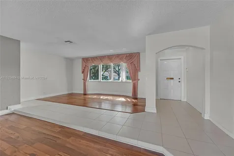 7321 SW 5th Street Plantation FL 33317