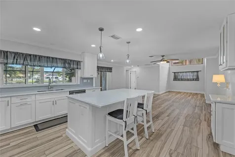 7321 SW 5th Street Plantation FL 33317