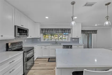 7321 SW 5th Street Plantation FL 33317