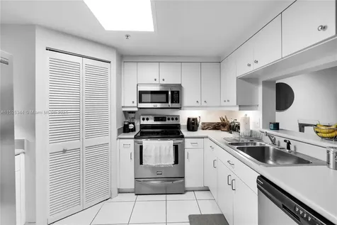 701 Brickell Key Boulevard Miami FL 33131