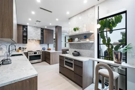 6020 Aqua Path Miami Beach FL 33141