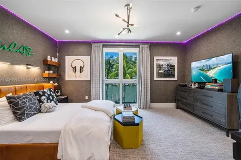 6020 Aqua Path Miami Beach FL 33141