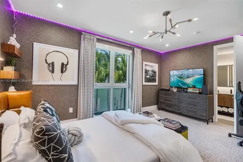 6020 Aqua Path Miami Beach FL 33141