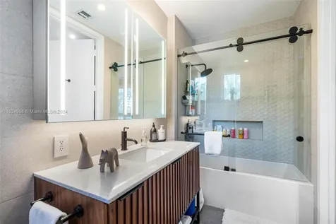 6020 Aqua Path Miami Beach FL 33141