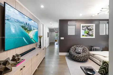 6020 Aqua Path Miami Beach FL 33141