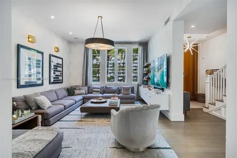 6020 Aqua Path Miami Beach FL 33141