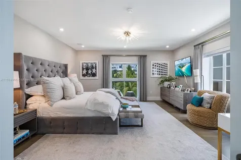 6020 Aqua Path Miami Beach FL 33141