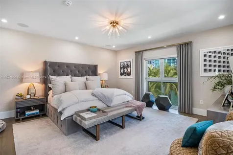 6020 Aqua Path Miami Beach FL 33141