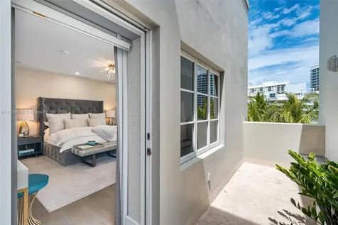 6020 Aqua Path Miami Beach FL 33141