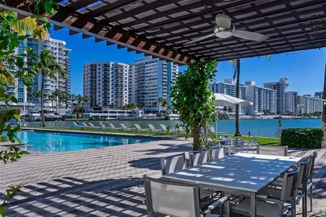 6020 Aqua Path Miami Beach FL 33141