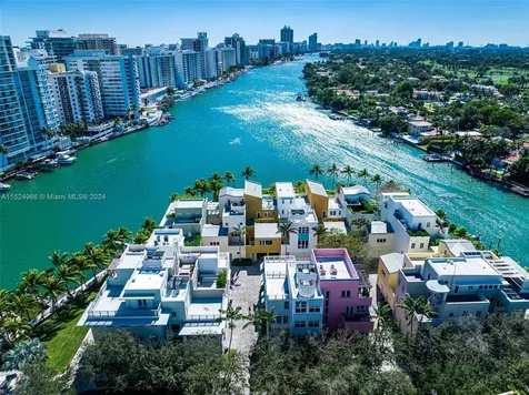 6020 Aqua Path Miami Beach FL 33141