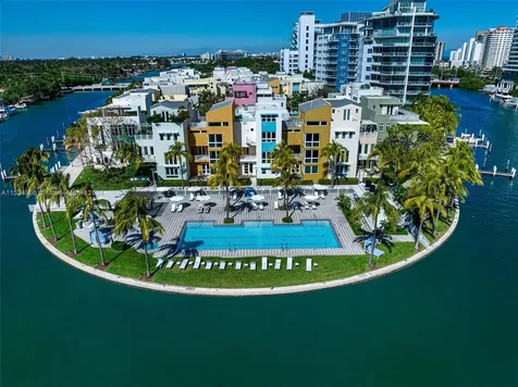 6020 Aqua Path Miami Beach FL 33141