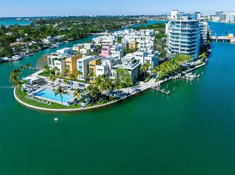 6020 Aqua Path Miami Beach FL 33141