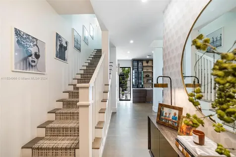6020 Aqua Path Miami Beach FL 33141