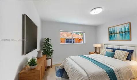 2915 SW 24 Te Miami FL 33145