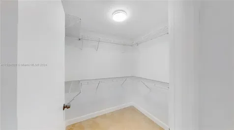 2915 SW 24 Te Miami FL 33145