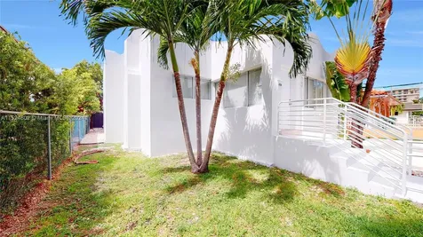 2915 SW 24 Te Miami FL 33145