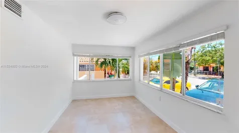 2915 SW 24 Te Miami FL 33145