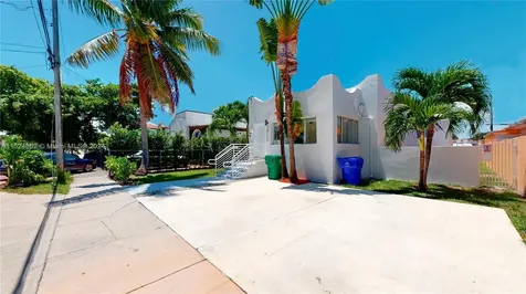 2915 SW 24 Te Miami FL 33145