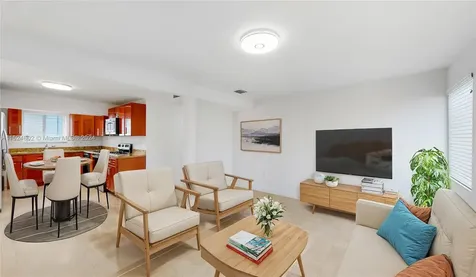 2915 SW 24 Te Miami FL 33145