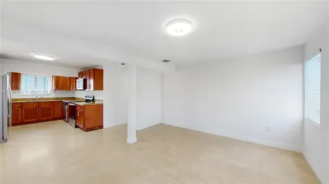 2915 SW 24 Te Miami FL 33145