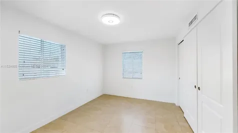 2915 SW 24 Te Miami FL 33145