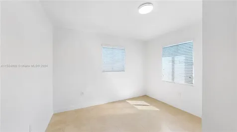 2915 SW 24 Te Miami FL 33145