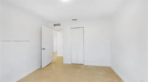 2915 SW 24 Te Miami FL 33145