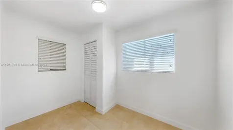 2915 SW 24 Te Miami FL 33145