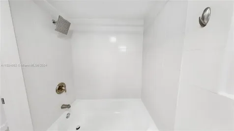 2915 SW 24 Te Miami FL 33145