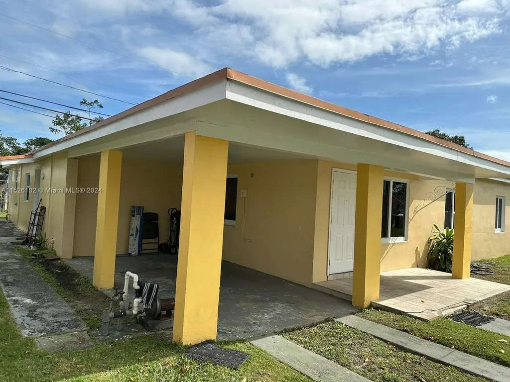 14821 Pierce Street Miami FL 33176