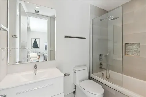 4060 Woodridge Road Miami FL 33133