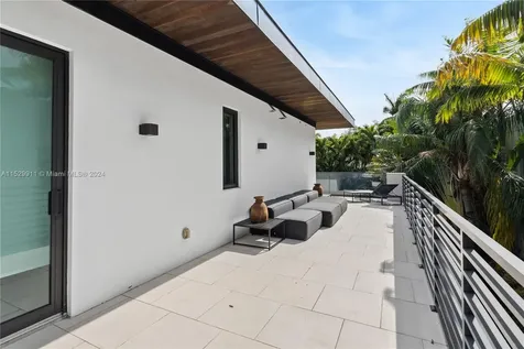 4060 Woodridge Road Miami FL 33133