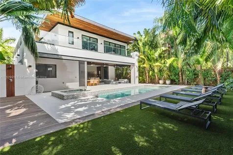 4060 Woodridge Road Miami FL 33133