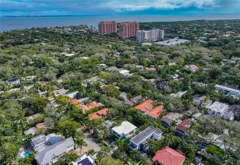 4060 Woodridge Road Miami FL 33133
