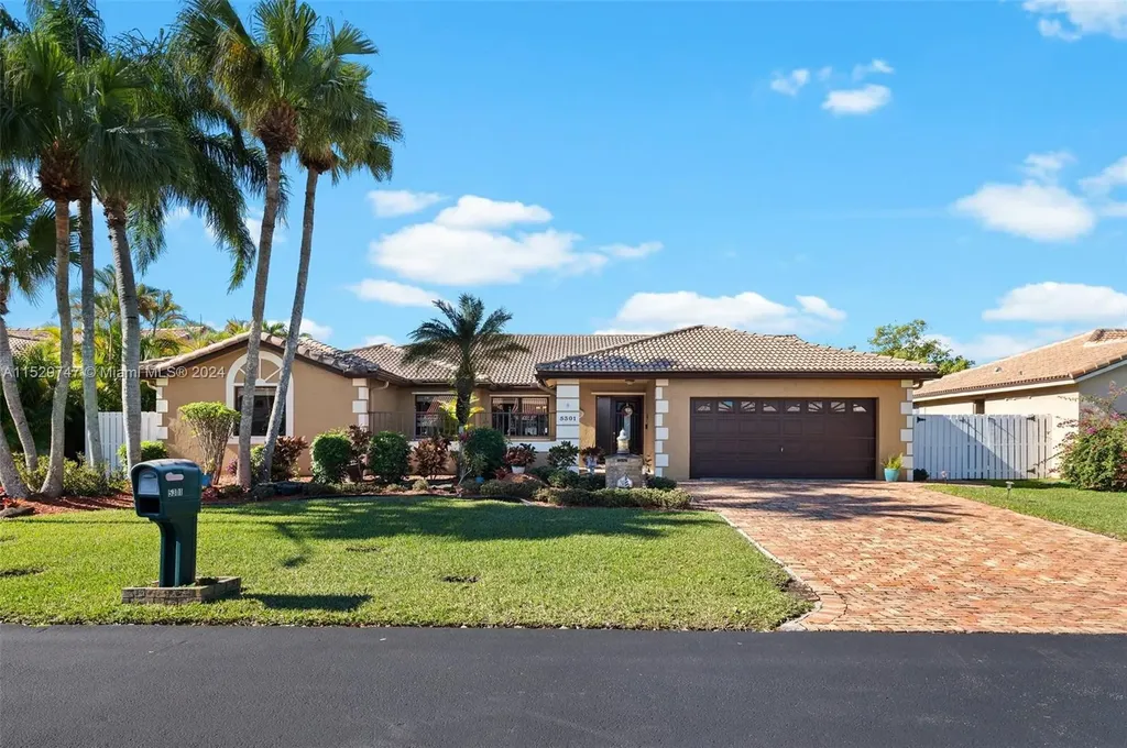 5301 King Arthur Avenue Davie FL 33331