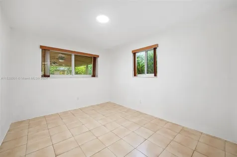 7317 SW 38th Street Miami FL 33155