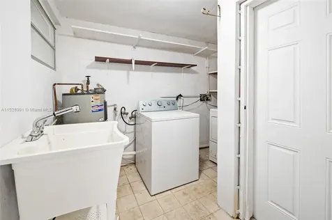 7317 SW 38th Street Miami FL 33155