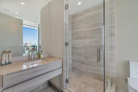 18975 Collins Avenue Sunny Isles Beach FL 33160