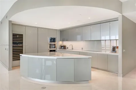 18975 Collins Avenue Sunny Isles Beach FL 33160