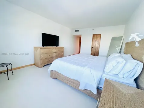 100 Lincoln Road Miami Beach FL 33139