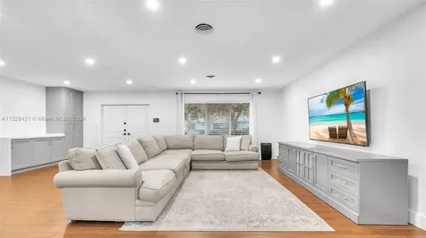 8625 SW 185th Street Cutler Bay FL 33157