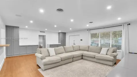 8625 SW 185th Street Cutler Bay FL 33157