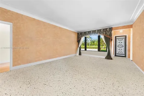 2375 N Meridian Avenue Miami Beach FL 33140