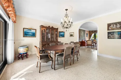 2375 N Meridian Avenue Miami Beach FL 33140