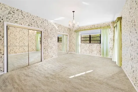 2375 N Meridian Avenue Miami Beach FL 33140