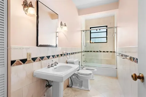 2375 N Meridian Avenue Miami Beach FL 33140
