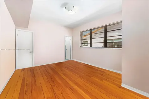 2375 N Meridian Avenue Miami Beach FL 33140