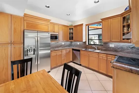 2375 N Meridian Avenue Miami Beach FL 33140