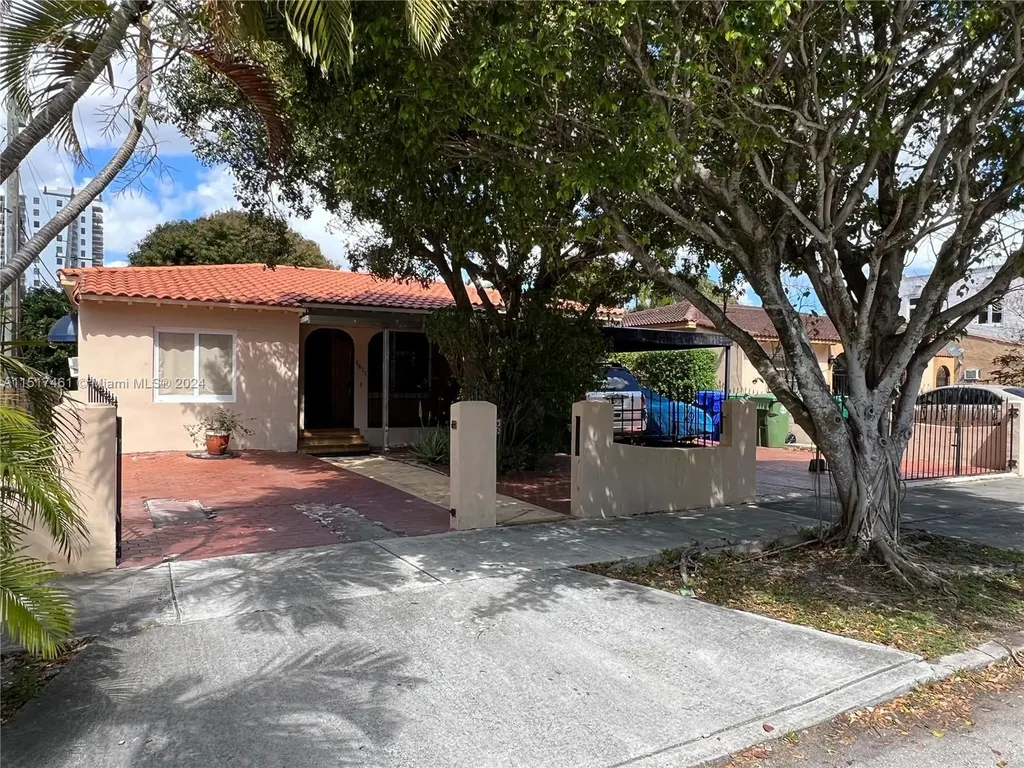 2675 SW 24th Terrace Miami FL 33145